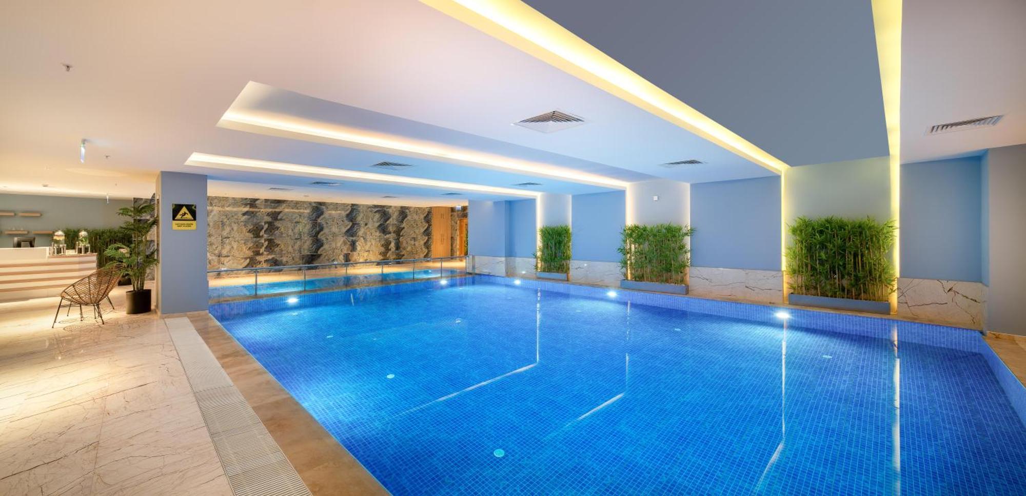 Concorde Tower Hotel & Casino Nicosia Ngoại thất bức ảnh Indoor pool