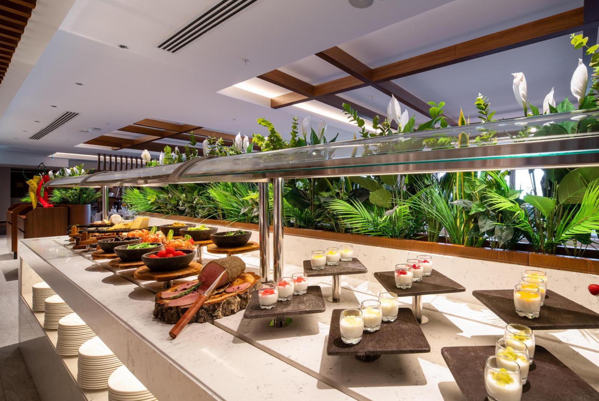 Concorde Tower Hotel & Casino Nicosia Ngoại thất bức ảnh A buffet at a hotel