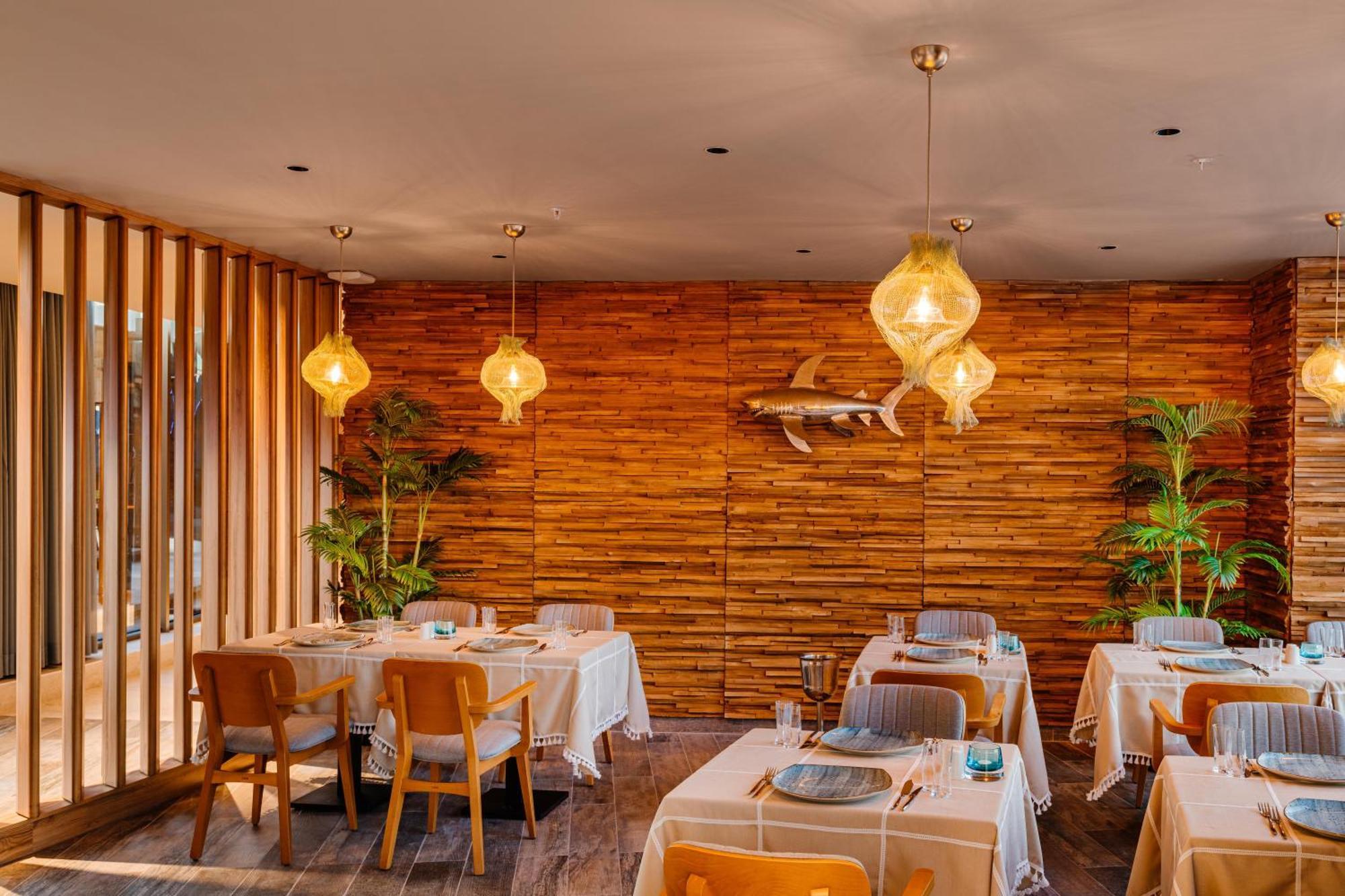 Concorde Tower Hotel & Casino Nicosia Ngoại thất bức ảnh Restaurant "El Bulli", 2006